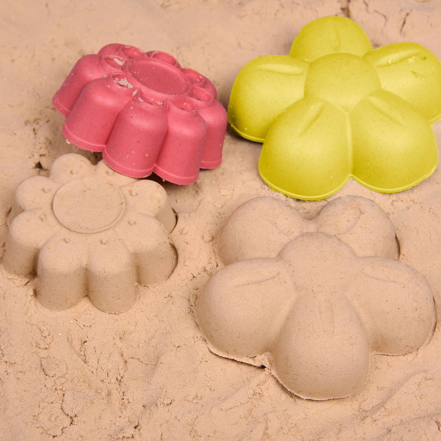 12 Piece Beach Toys Set Animals Snow Toys Kit Snow Sand Mold