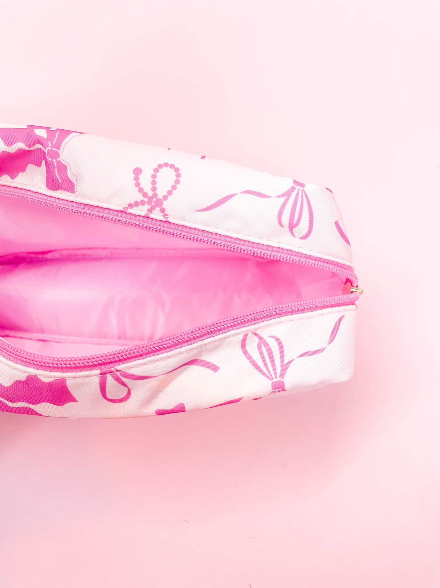 Pink Bows Nylon Cosmetic Zipper Bag: Medium