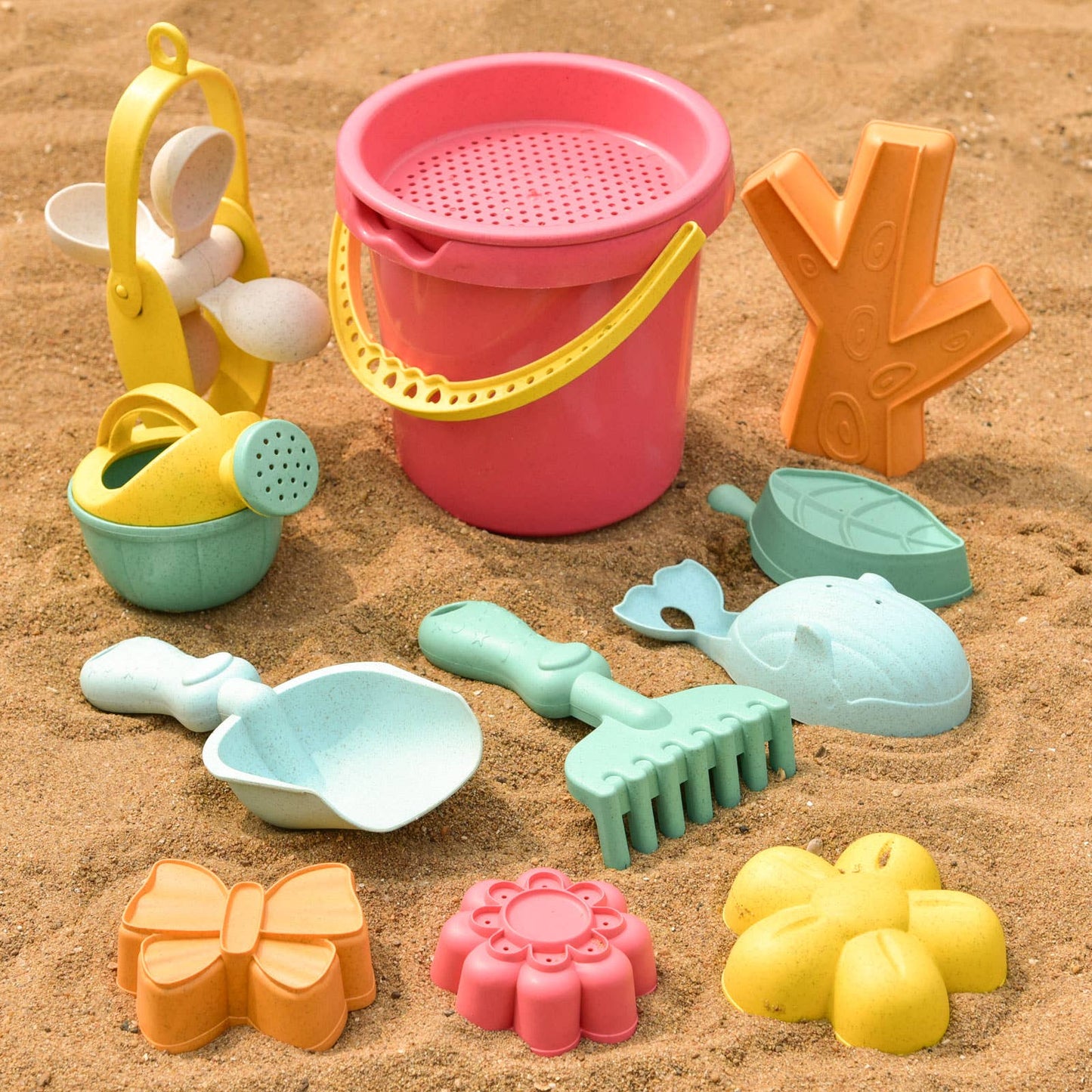 12 Piece Beach Toys Set Animals Snow Toys Kit Snow Sand Mold